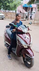 मुख्यमंत्री नोनी बाबू मेधावी शिक्षा प्रोत्साहन योजना से भूमिका को मिली स्कूटी और एक लाख रूपए की राशि…