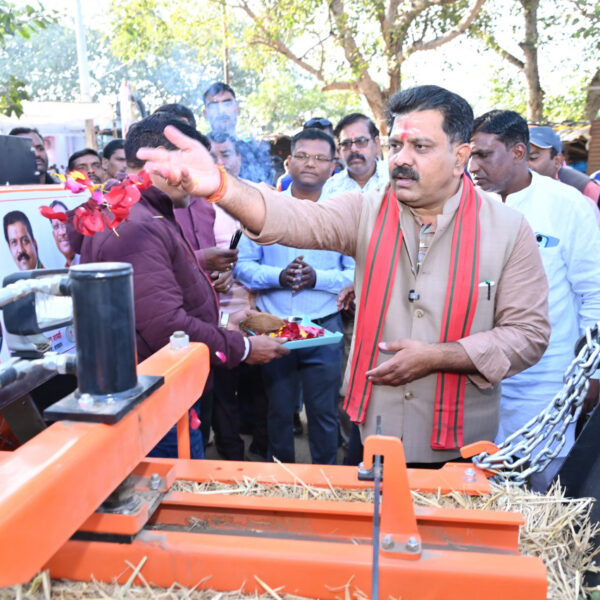 उप मुख्यमंत्री विजय शर्मा ने 02 स्क्वायर बेलर मशीनों का किया लोकार्पण…