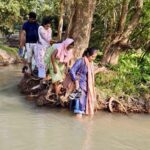 नदी-नाले पार कर बचाया गया भविष्य…