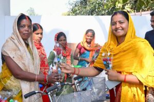 रायपुर : मंत्री लक्ष्मी राजवाड़े गांव–बस्ती चलो अभियान के तहत भटगांव विधानसभा के महावीरपुर और संजय नगर पहुँचीं …