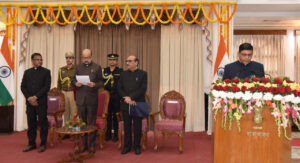 रायपुर : राज्यपाल डेका ने अमिताभ जैन को मुख्य सूचना आयुक्त एवं अग्रवाल और मिश्रा को राज्य सूचना आयुक्त पद की शपथ दिलाई …