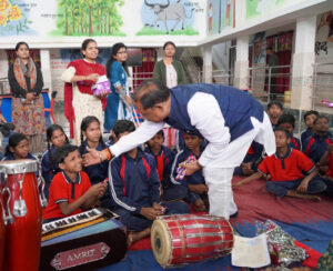 रायपुर : दिव्यांग बच्चों के बीच पहुंचे मुख्यमंत्री साय …