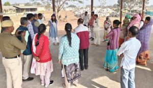 सीईओ जिला पंचायत ने प्रधानमंत्री आवास योजना-ग्रामीण अंतर्गत ग्राम टेड़ेसरा, सुरगी, कुभटगांव, संबलपुर में लंबित एवं निर्माणाधीन आवासों का निरीक्षण…