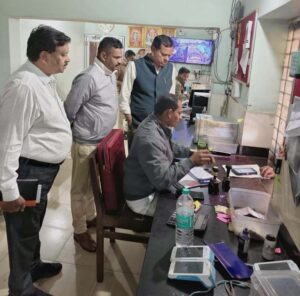 संभागायुक्त ने अंतर्राज्यीय सीमा पाटेकोहरा बेरियर पर पकड़ा अवैध धान परिवहन करते ट्रक 0जप्ती की हुई कार्रवाई…