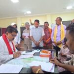 रायपुर : उपमुख्यमंत्री श्री विजय शर्मा ने विधायक कार्यालय में लोगों से की मुलाकात…