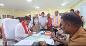 रायपुर : उपमुख्यमंत्री श्री विजय शर्मा ने विधायक कार्यालय में लोगों से की मुलाकात…