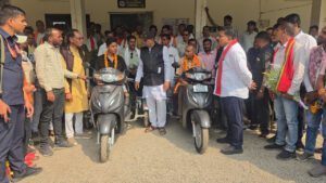 रायपुर : उपमुख्यमंत्री श्री विजय शर्मा की तत्परता से दो दिव्यांगों को मिली स्कूटी, चेहरे पर लौटी मुस्कान…