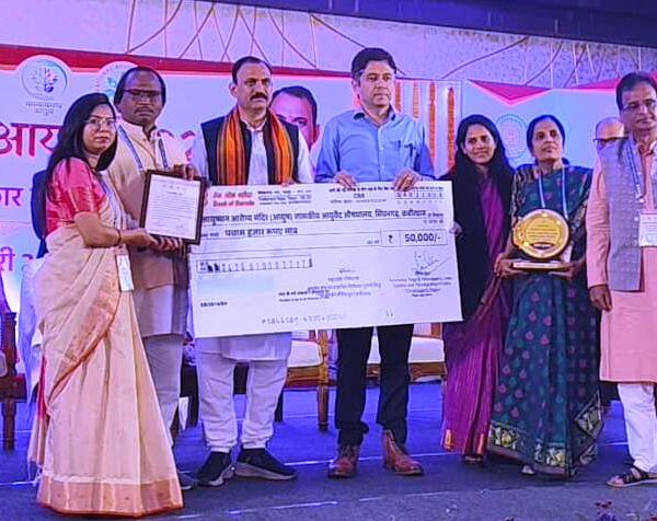 कलेक्टर कबीरधाम गोपाल वर्मा ने दूसरा स्थान प्राप्त करने वाले टीम को दी बधाई…