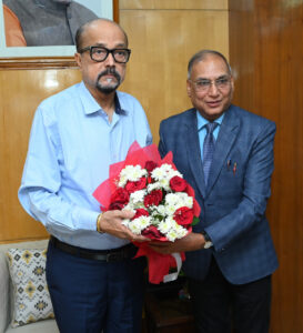 रायपुर : राज्यपाल श्री रमेन डेका से राज्य उपभोक्ता विवाद प्रतितोष आयोग के अध्यक्ष श्री चौरड़िया ने की सौजन्य भेंट…