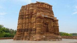 रायपुर : पत्थरों में दर्ज इतिहास: जहाँ हर पत्थर कहती है एक कहानी…