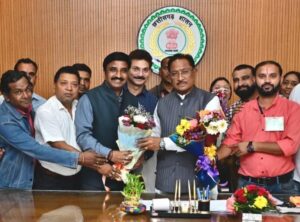 रायपुर : मुख्यमंत्री से छत्तीसगढ़ कर्मचारी अधिकारी फेडरेशन के प्रतिनिधिमंडल ने की मुलाकात…