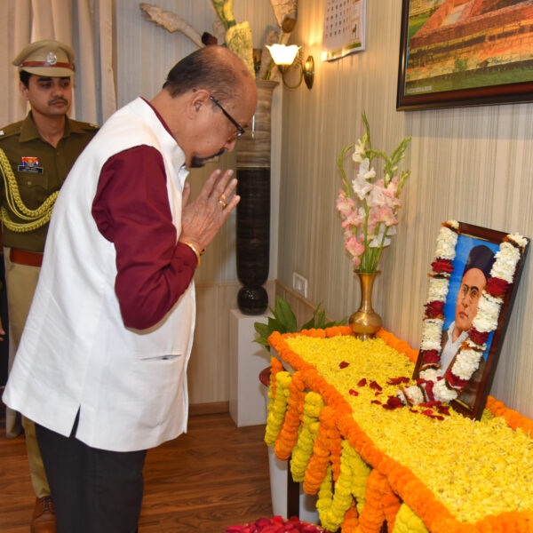 रायपुर : राज्यपाल श्री डेका ने वीर विनायक दामोदर सावरकर को श्रद्धांजलि दी…