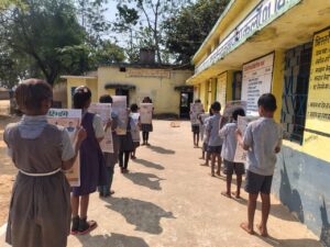 रायपुर : प्रार्थना सभा में गूंजेंगी अखबार की सुर्खियां : विद्यार्थियों की दिनचर्या में शामिल हुआ अखबार वाचन…