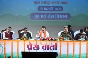 रायपुर : गृह, जेल मंत्री श्री विजय शर्मा की आज छत्तीसगढ संवाद नवा रायपुर के ऑडिटोरियम में पत्रकारों से चर्चा करते हुए…