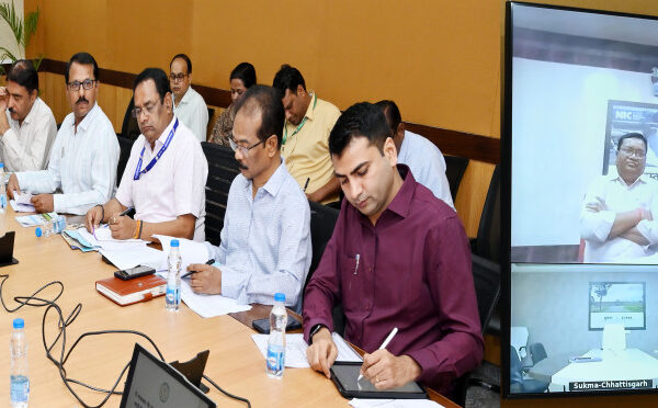 रायपुर : छत्तीसगढ़ के बस्तर संभाग से तेलंगाना एवं अन्य प्रांतो में प्रवासित परिवारों के लिए पुर्नवास के लिए बनेगी कार्ययोजना…