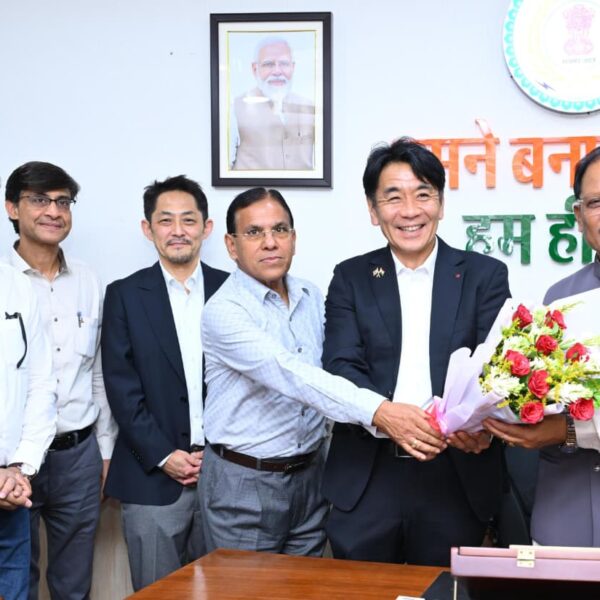 रायपुर : मुख्यमंत्री श्री विष्णु देव साय से जापान के प्रतिनिधिमंडल की सौजन्य मुलाकात: निवेश, तकनीकी सहयोग और औद्योगिक विस्तार को लेकर हुई विस्तृत चर्चा…