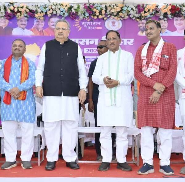मुख्यमंत्री श्री विष्णु देव साय ने सुशासन तिहार अंतर्गत मोतीपुर स्कूल में आयोजित जनसमस्या निवारण शिविर में हुए शामिल…