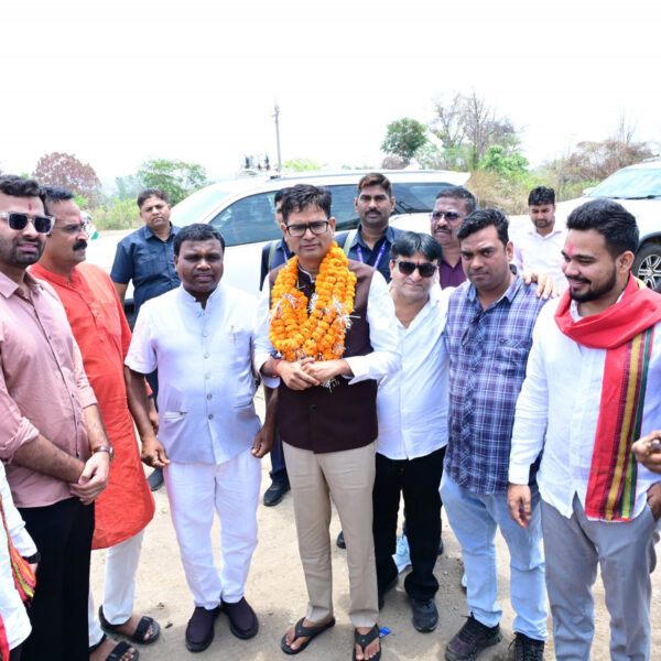 रायपुर : वित्त मंत्री श्री ओपी चौधरी का कांकेर आगमन पर आत्मीय स्वागत…