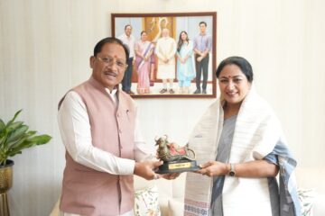रायपुर : नई दिल्ली में मुख्यमंत्री विष्णु देव साय ने दिल्ली की मुख्यमंत्री रेखा गुप्ता से की सौजन्य भेंट…
